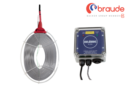 The Polaris Popular is a corrosion proof fluoropolymer heater designed for highly corrosive solutions supplied with hanging bracket, standoffs and 1.5m lead. Pictured here with the Braude HP Thermostat control system. 